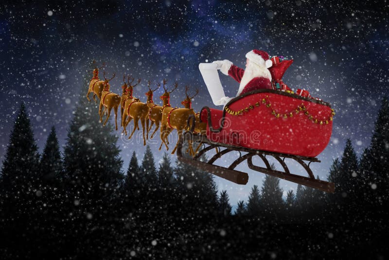Babbo Natale Con La Slitta E Renne Immagine Composita Della Guida Del Babbo Natale Sulla Slitta Durante Il