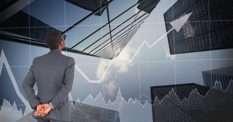 Immagine composita di Digital dell'uomo d'affari che esamina i grafici e le costruzioni illustrazione di stock