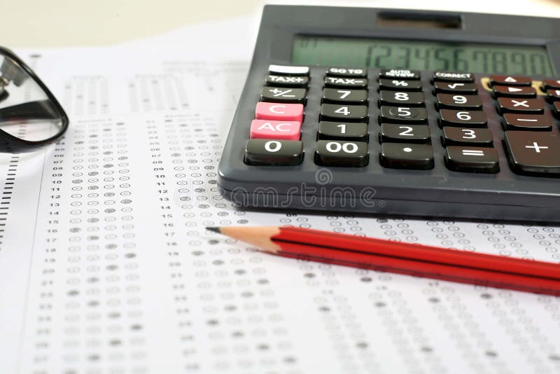 Valutazione Del Test Del Modulo Di Risposta Con Il Calcolatore Della
