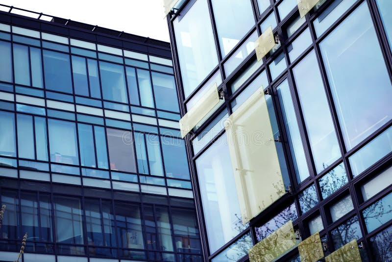 Immeuble de bureaux images libres de droits Immeuble de bureaux images libres de droits