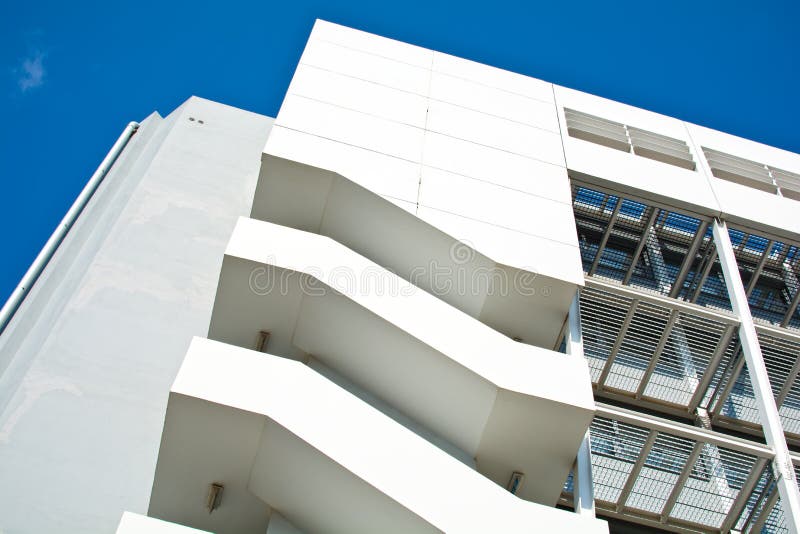 Immeuble de bureaux moderne photos stock Immeuble de bureaux moderne photos stock