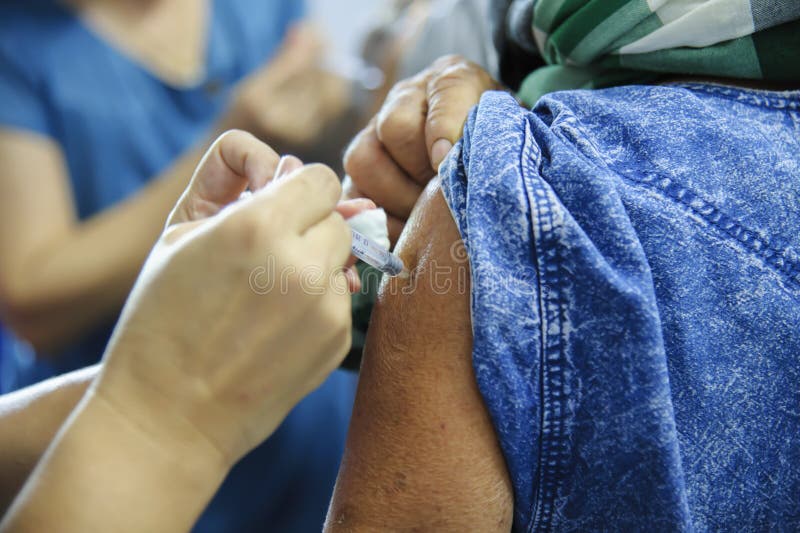 Immunization vaccine injection , doctor inject va