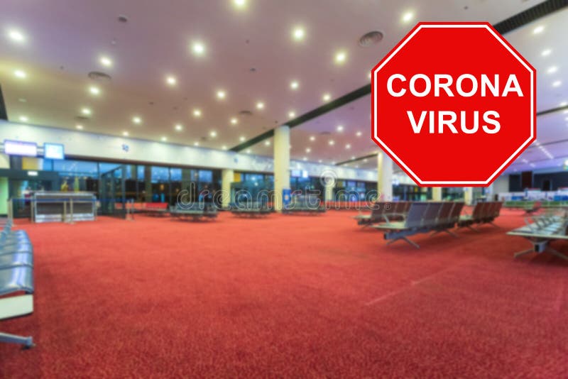 Impatto del coronavirus sugli aeroporti internazionali e concetto di vettori aerei con il terminale d'imbarco vuoto chiuso per il