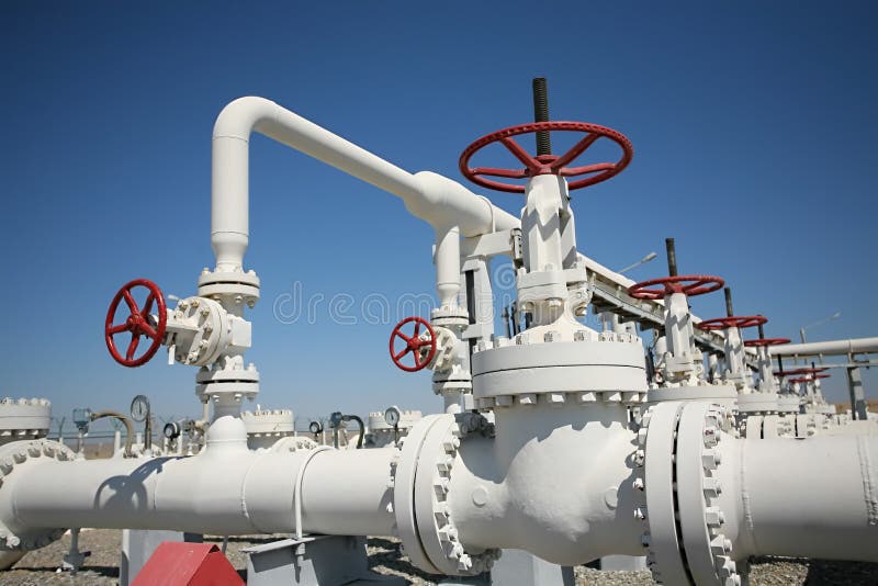 Impianto di lavorazione del gas e del petrolio con la riga va del tubo