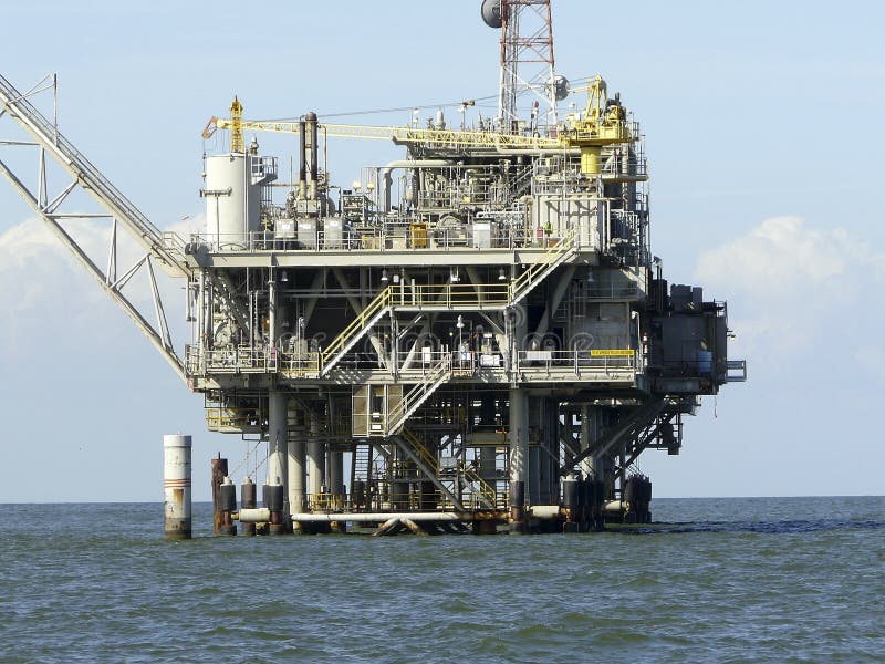 Impianto di perforazione del petrolio marino del golfo del Messico immagini stock libere da diritti Impianto di perforazione del petrolio marino del golfo del Messico immagini stock libere da diritti