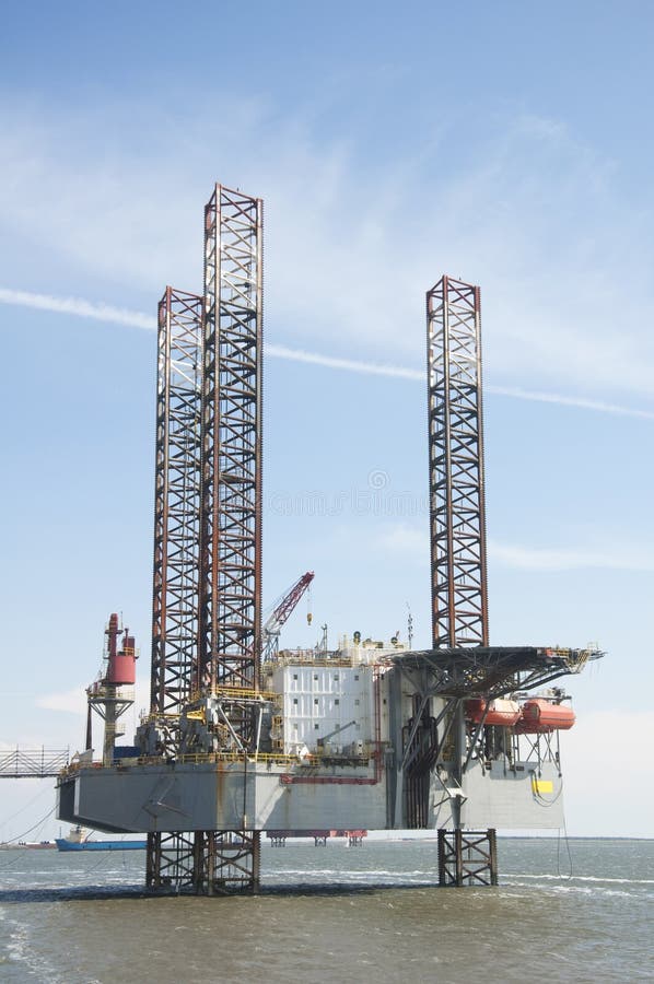 Impianto offshore immagine stock libera da diritti Impianto offshore immagine stock libera da diritti