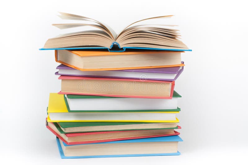 Impilamento del libro Libro aperto, libri della libro con copertina rigida su fondo bianco Di nuovo al banco Copi lo spazio per t fotografia stock Impilamento del libro Libro aperto, libri della libro con copertina rigida su fondo bianco Di nuovo al banco Copi lo spazio per t fotografia stock