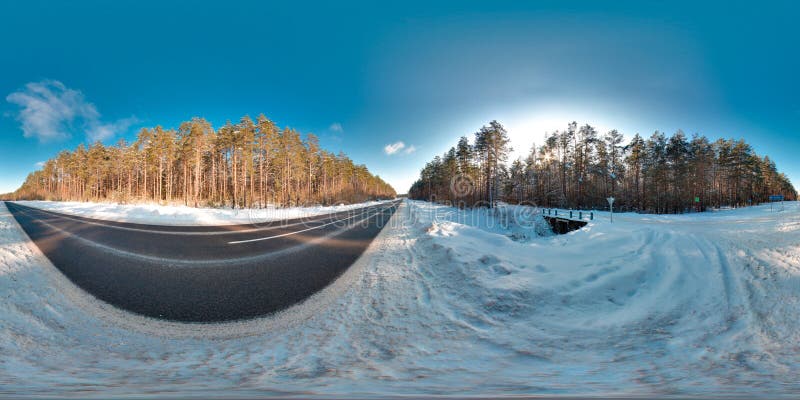 Impresionante paisaje con cielo azul cielo de árboles de nieve camino en invierno 3d panorama esférico con ángulo de visión de 360 stock de ilustración