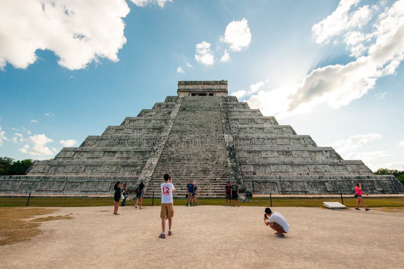 impressive-chichen-itza-maya-pyramid-called-el-castillo-mexico-editorial-photo-image-of
