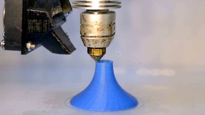 Imprimante 3d en opération fermeture d'impression. technologie moderne. banque de vidéos