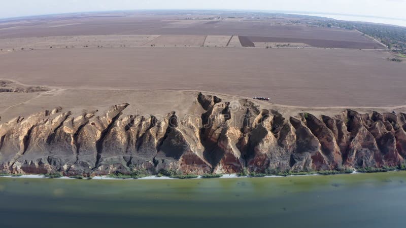 Imágenes de video aéreo de drones vista al gran cañón de kherson ukraine. metrajes