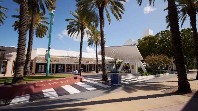 Imágenes en movimiento lincoln road miami beach cerrada por orden debido al coronavirus