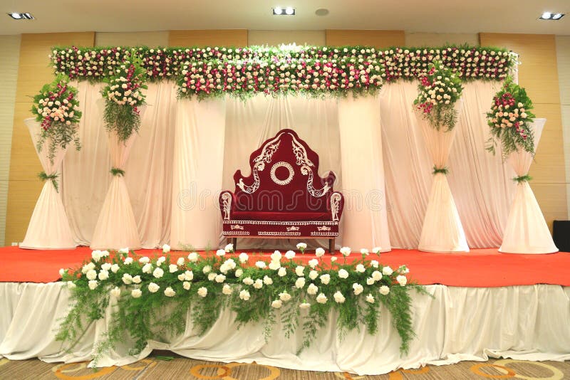 Imágenes para los decoradores indios de la flor de la etapa que se casan fotografía de archivo libre de regalías Imágenes para los decoradores indios de la flor de la etapa que se casan fotografía de archivo libre de regalías