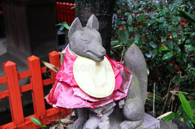 Inari Fox Statue at the Entrance To the Sankou Inari Shrine at Inuyama