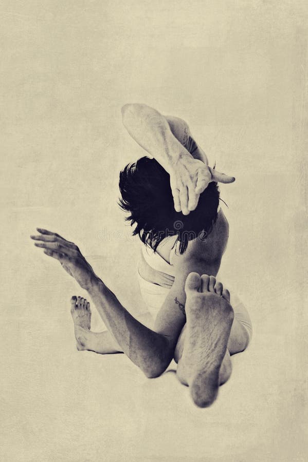 Mulher no Embodiment Somático fotografia de stock royalty free