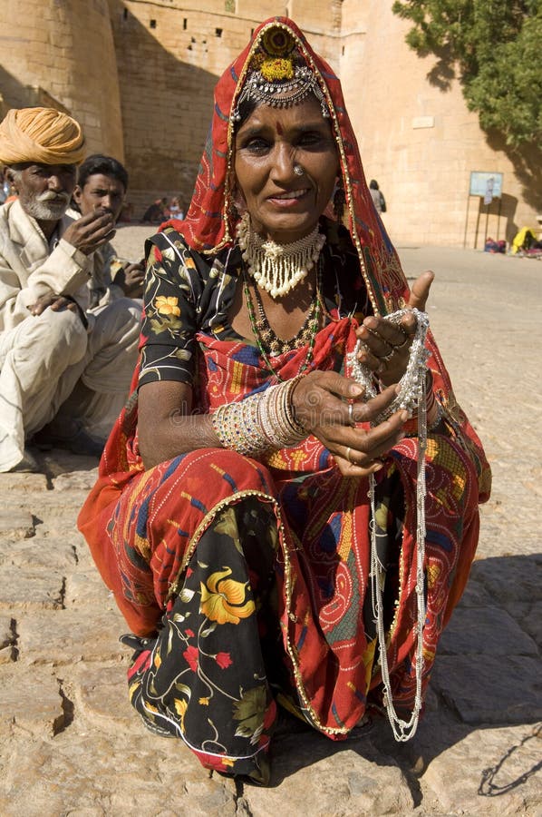 India, Rajasthan, Thar desert, Jaisalmer: Woman