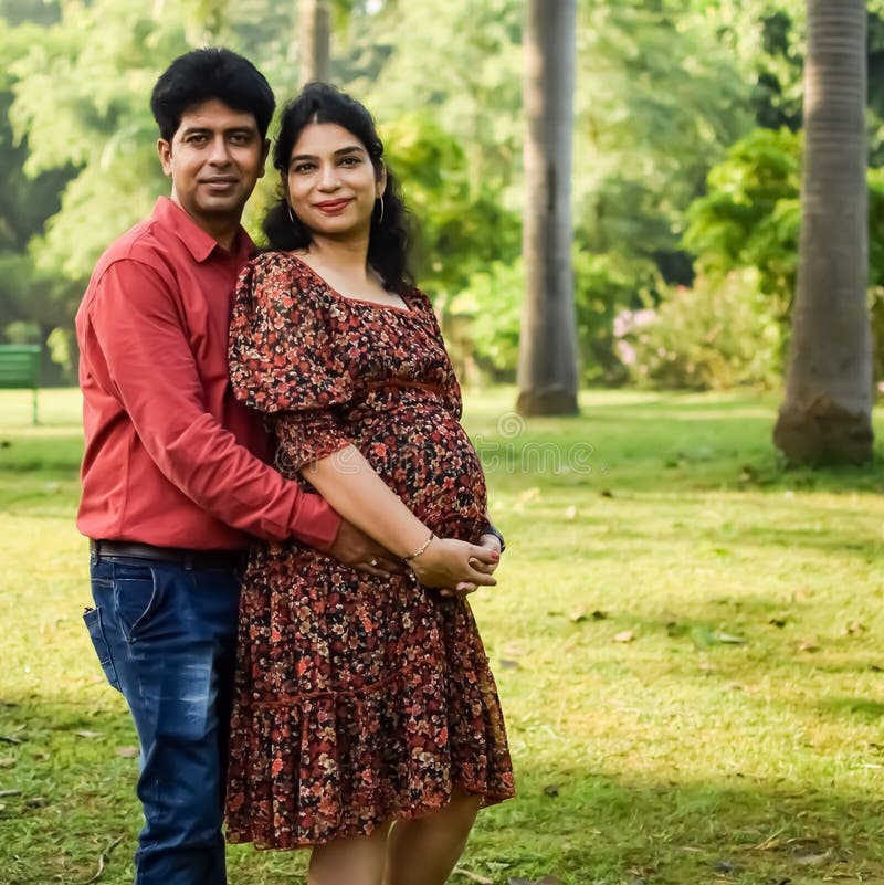 Best Maternity Photoshoot Ideas - Maternity Photo Jaipur - MatrixStudio.in
