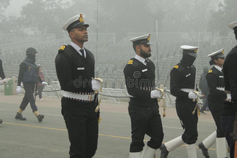 भारतीय नौसेना की यूनिफॉर्म इन कारणों से होती है सफेद, जानें इसके पीछे है  खास वजह - Latest News In Hindi, Breaking News In Hindi, ताजा ख़बरें, Daily  News In Hindi