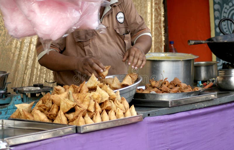 Indian street food vendor editorial image. Image of snack - 37056140