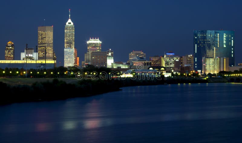 indiana indianapolis natt arkivfoto indiana indianapolis natt arkivfoto