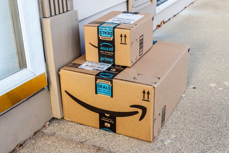 Indianapolis - cerca do fevereiro de 2018: Pacote principal do pacote das Amazonas amazon COM é um primeiro varejista em linha mi