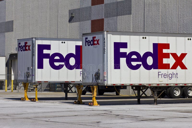 Indianapolis - Circa Februari 2016: Federale Uitdrukkelijke Vrachtwagens in Ladingsdokken VI