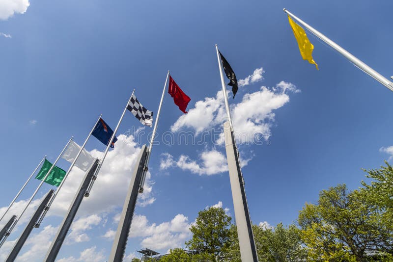Indianapolis - vers en mai 2017 : Les sept drapeaux de emballage à Indianapolis Motor Speedway L'IMS prépare pour l'Indy 500 V