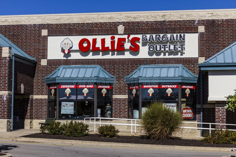 Indianapolis - vers en septembre 2017 : Débouché d'affaire du ` s d'Ollie Le ` s d'Ollie porte un large éventail de marchandises