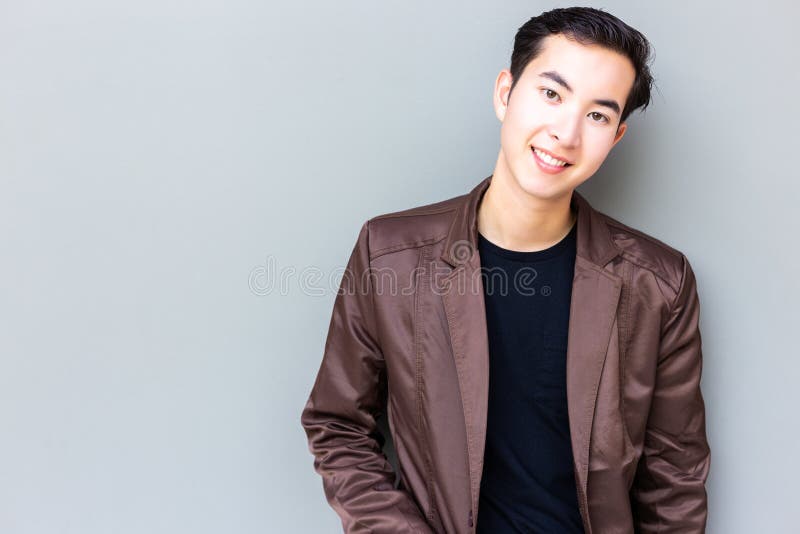 Individuo joven hermoso atractivo del retrato Jóvenes hermosos encantadores fotografía de archivo Individuo joven hermoso atractivo del retrato Jóvenes hermosos encantadores fotografía de archivo