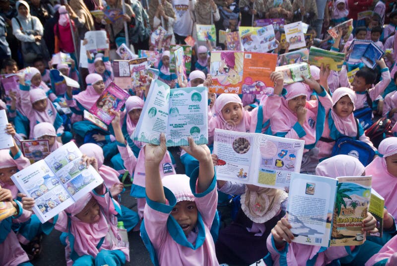 INDONESIA NECESITA A UN PROFESOR MÁS CALIFICADO imagen de archivo INDONESIA NECESITA A UN PROFESOR MÁS CALIFICADO imagen de archivo