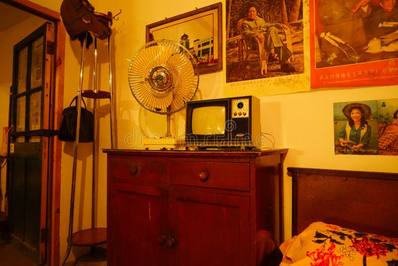 Interior Old Home Appliance Fan Black And White TV Retro ...