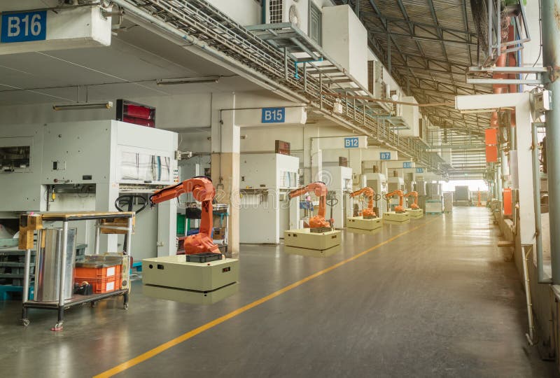 Industria elegante 4 de Iot La palabra del color rojo situada sobre el texto del color blanco Brazo robótico de la automatización foto de archivo libre de regalías