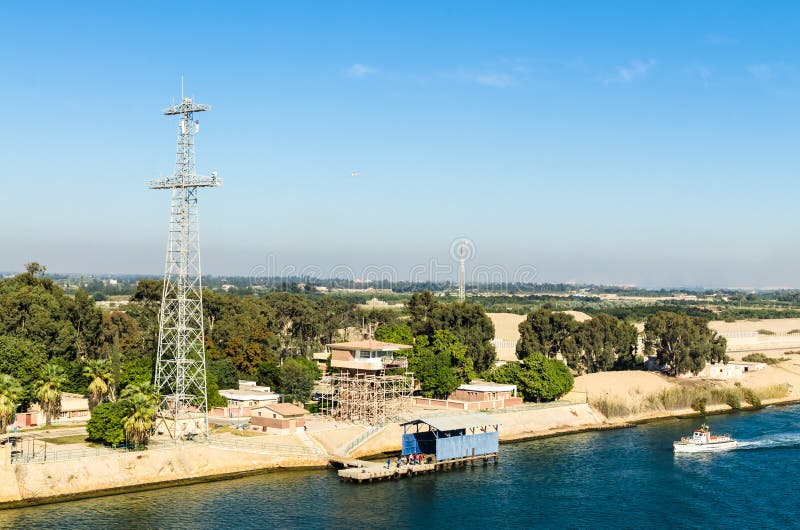 Canale Di Suez, Egitto 5 Novembre 2017: Il Ponte Del ...