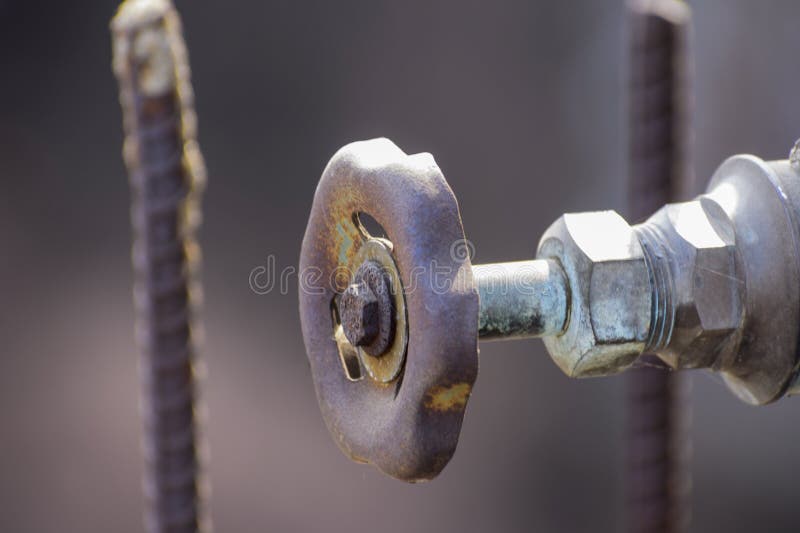 Precizie industrială : închidere supapă conductă de apă stock photography