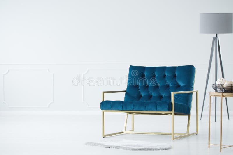 Industriell inre med fåtöljen royaltyfri fotografi Industriell inre med fåtöljen royaltyfri fotografi