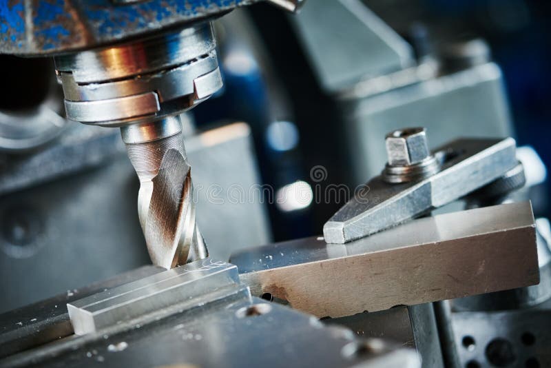Industriell metalworkingklippprocess vid malningskäraren