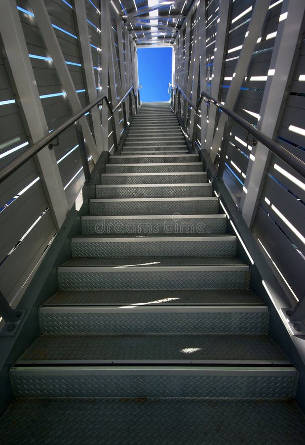 Industrielle Metalljobsteps lizenzfreie stockfotos
