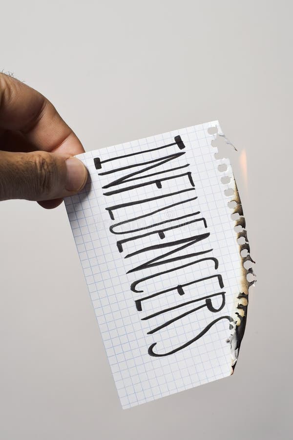 Influencers do texto em um pedaço de papel imagem de stock Influencers do texto em um pedaço de papel imagem de stock