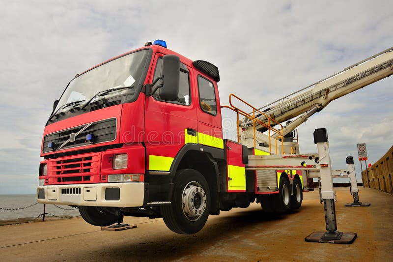 Vigili del fuoco e soccorso, autopiattaforma aerea fotografie stock