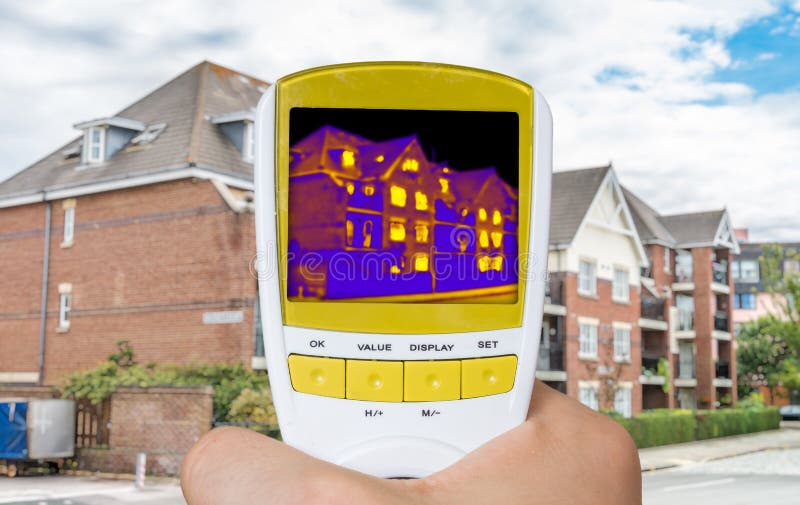 Infrarot-thermovision Bild, das Wärmedämmung des Hauses zeigt lizenzfreie stockfotografie Infrarot-thermovision Bild, das Wärmedämmung des Hauses zeigt lizenzfreie stockfotografie