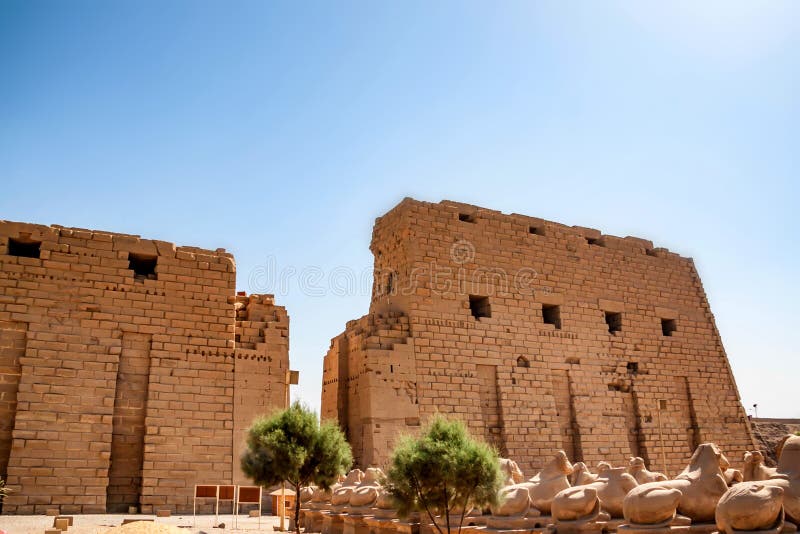 Ingang van Karnak-tempel in Egypte royalty-vrije stock foto's Ingang van Karnak-tempel in Egypte royalty-vrije stock foto's