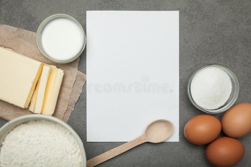 Ingredienser för att laga mat deg för hemlagade kakor, recept arkivbild Ingredienser för att laga mat deg för hemlagade kakor, recept arkivbild