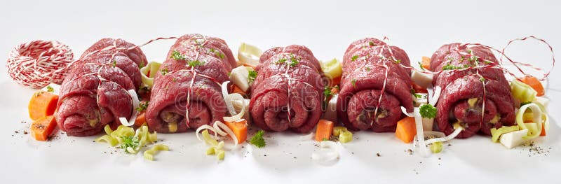 Ingrediente pentru o rețetă de roulade din carne de vită royalty free stock photos