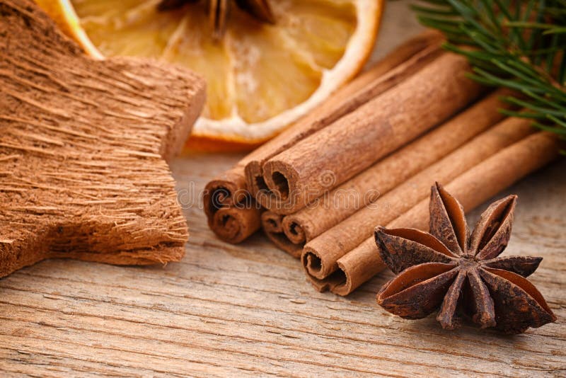 Ingredientes para cozinhar a cozedura de Natal, especiarias fotos de stock