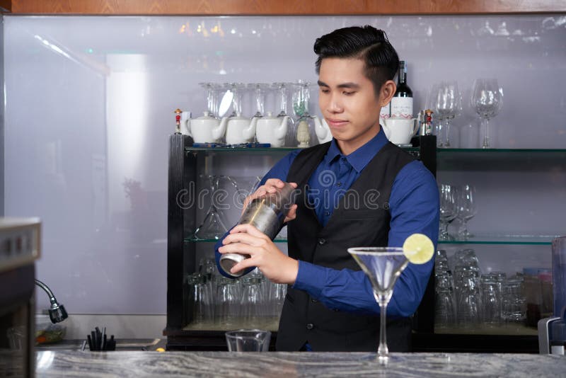 Ingredienti di miscelazione immagini stock libere da diritti