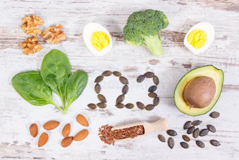 Ingrediënten die omega 3 zuren, onverzadigde vetten en vezel, gezonde levensstijl, voeding en zuur dieetconcept bevatten