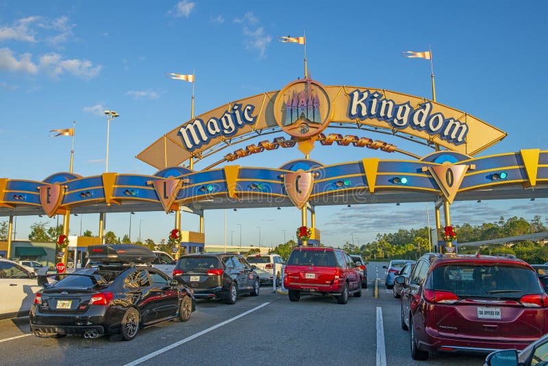 Ingresso magico del regno nel parcheggio di Disney World