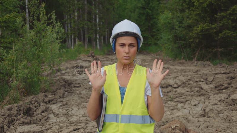 Ingénieur femme démonstration du temps