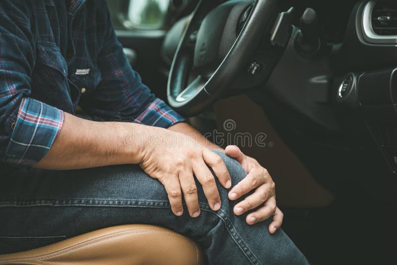 https://thumbs.dreamstime.com/b/injury-tired-long-driving-concept-man-use-hands-hold-massage-his-knee-car-stop-outdoor-shooting-197752117.jpg