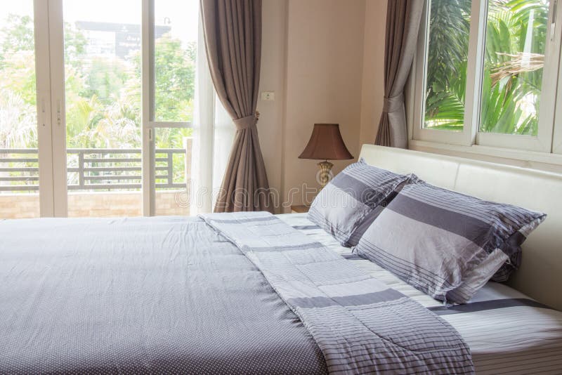Innenarchitektur - großes modernes Schlafzimmer stockfotos Innenarchitektur - großes modernes Schlafzimmer stockfotos